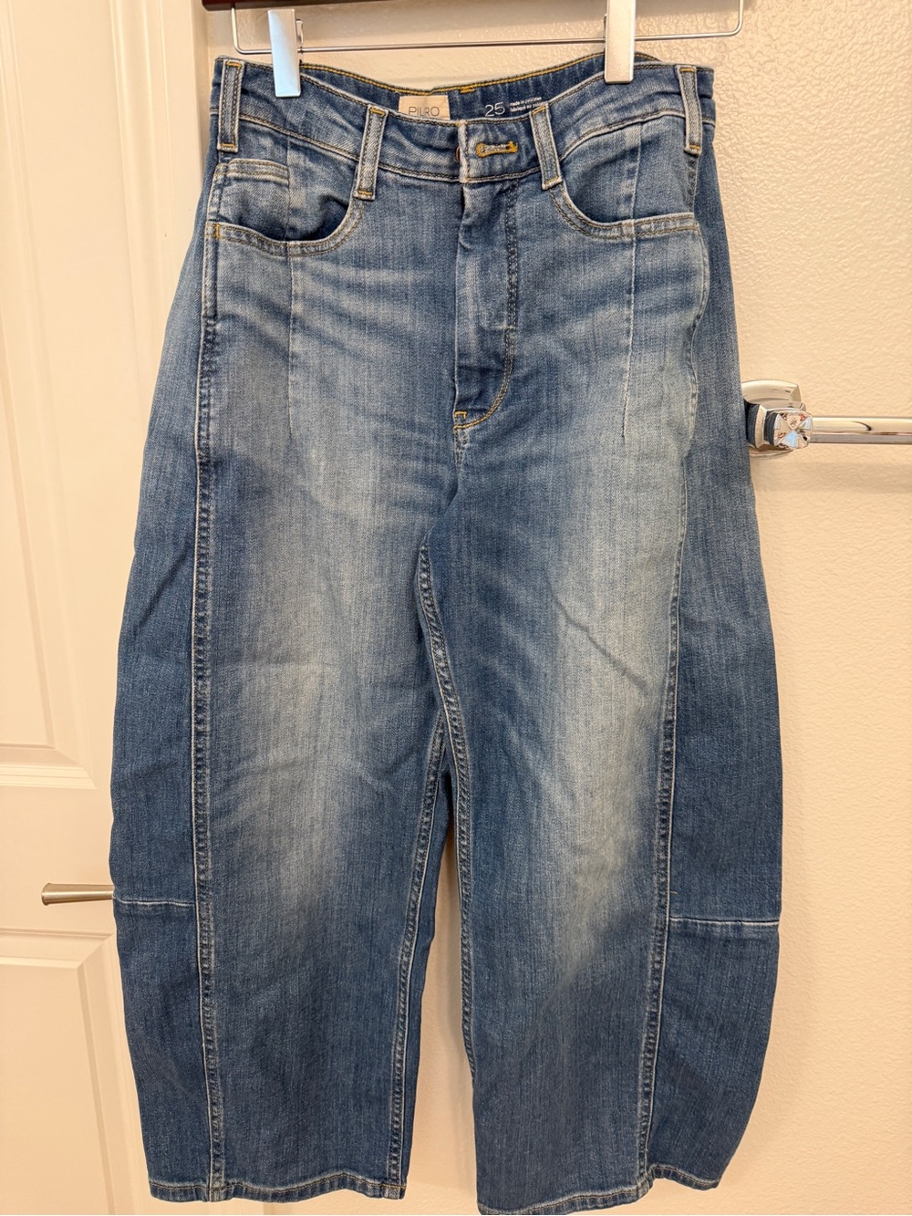 Women's Anthropologie Barrel Blue Washed Denim Jeans